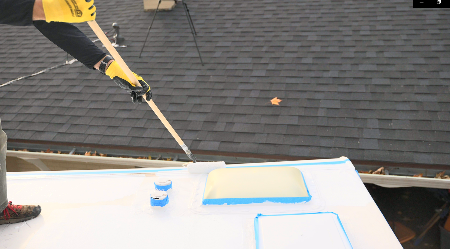 Everbond RV Roof Coating -Liquid Rubber Paintable Roof - 1/2 Gallon Pouch - White